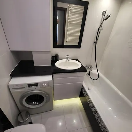 400 Metrow Od Plazy/400 Meters From The Apartment